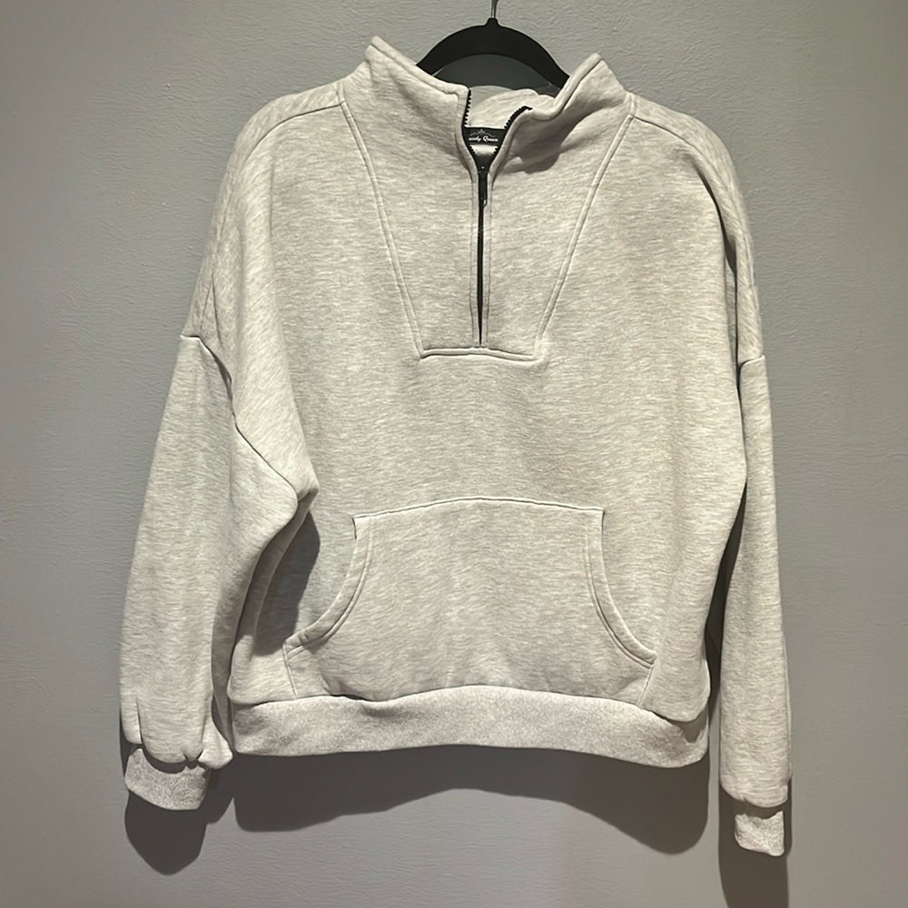 Extra large gray scuba pullover.